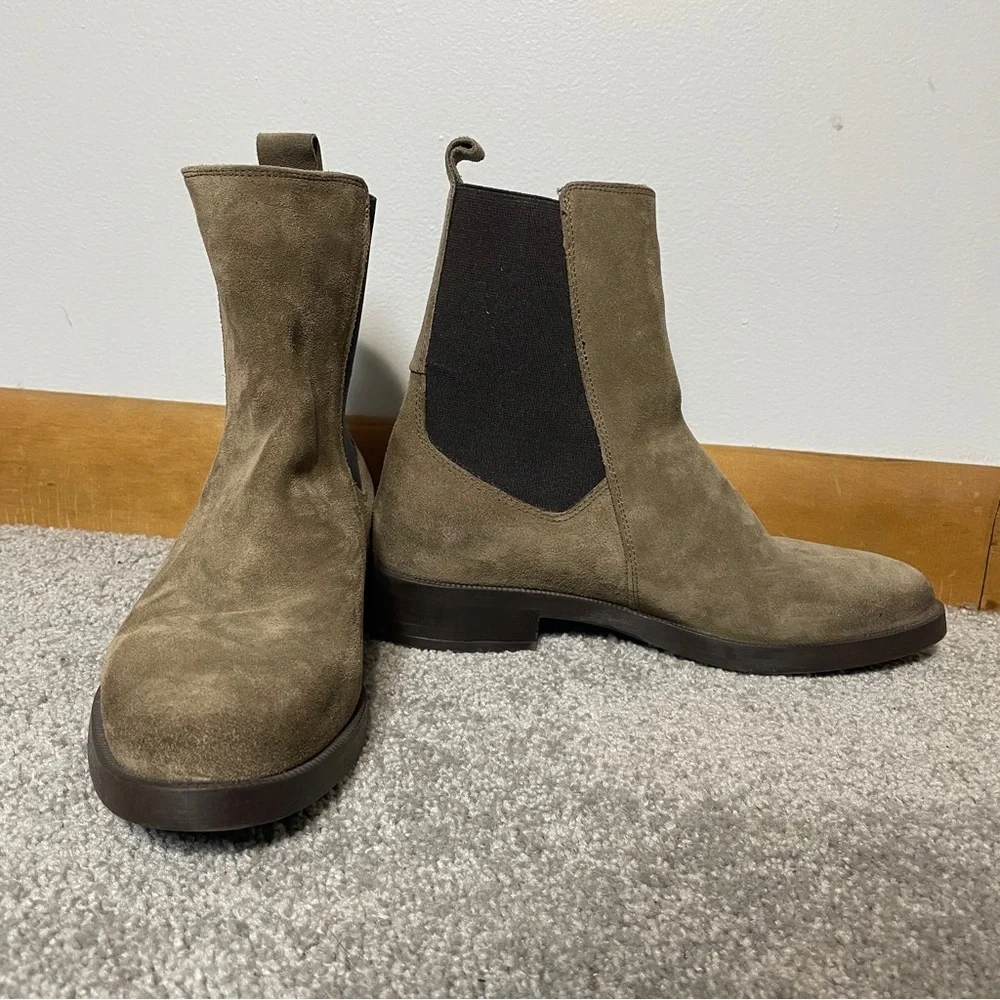 Emanuele Crasto Tan/taupe Chelsea Boots Women’s size EU 39/US 8-8.5‎